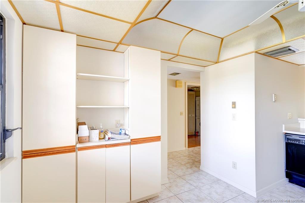 Stuart, Florida 34996, United States, 2 Bedrooms Bedrooms, ,2 BathroomsBathrooms,Residential,Active,170557