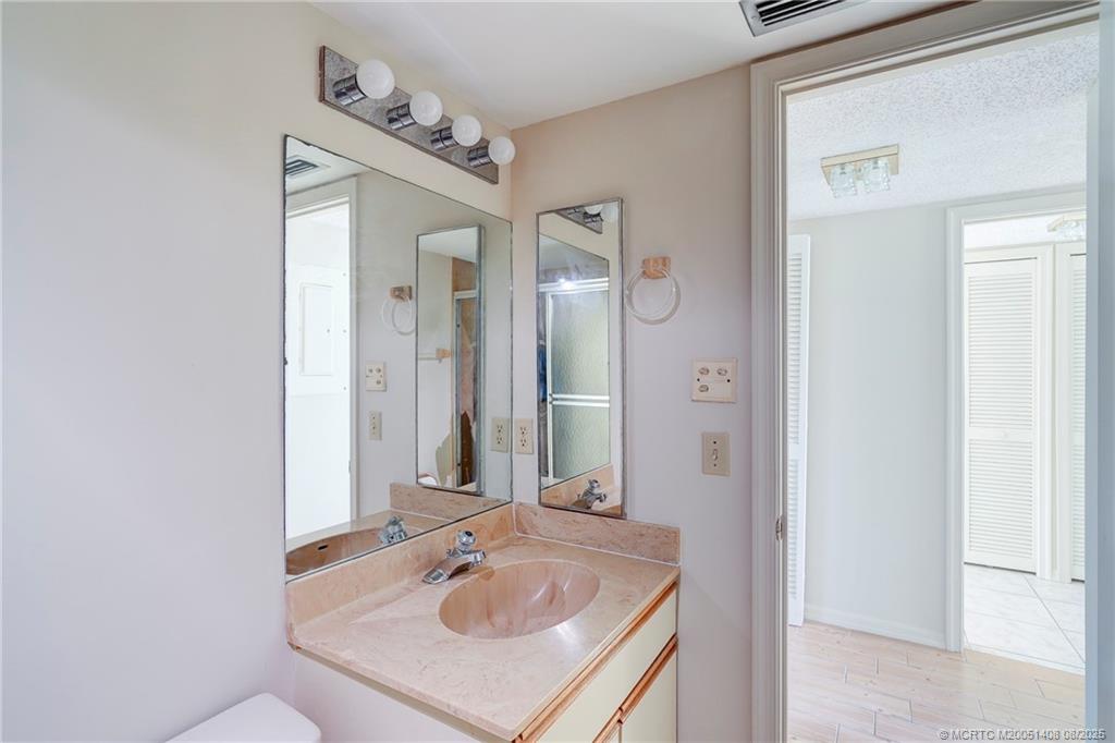 Stuart, Florida 34996, United States, 2 Bedrooms Bedrooms, ,2 BathroomsBathrooms,Residential,Active,170557