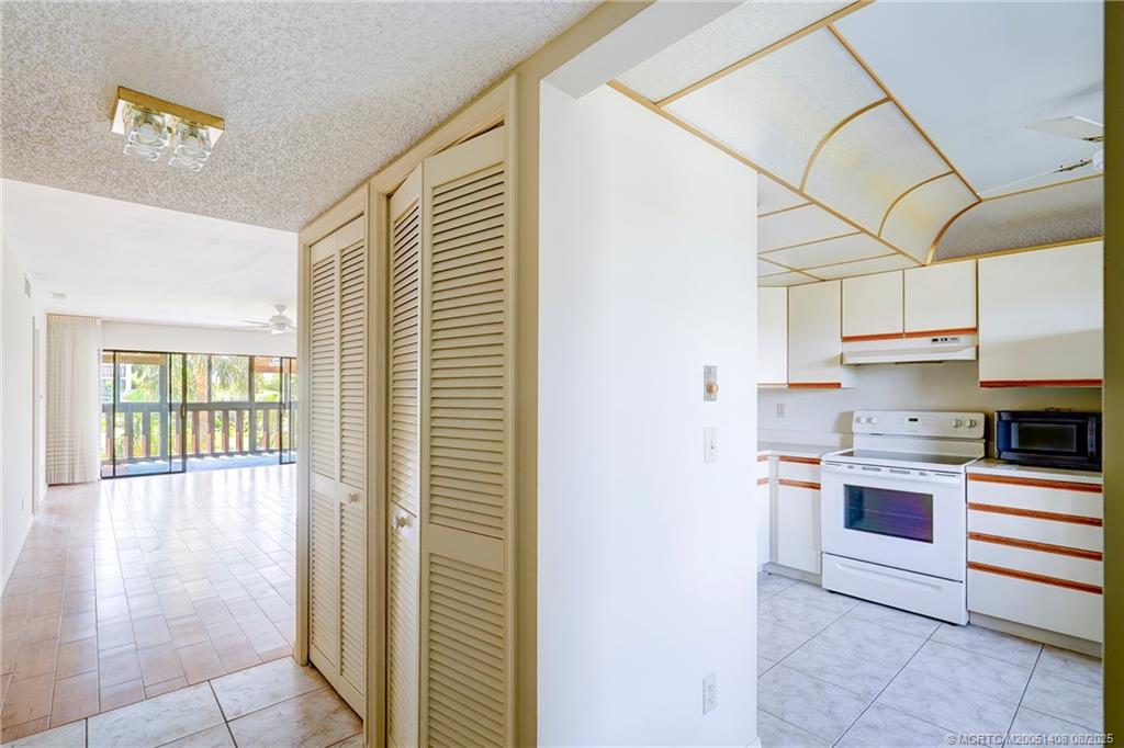 Stuart, Florida 34996, United States, 2 Bedrooms Bedrooms, ,2 BathroomsBathrooms,Residential,Active,170557