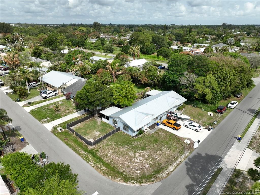 Photo of 3248 SE Golden Gate Avenue, Stuart, FL 34997 (MLS # M20055706)