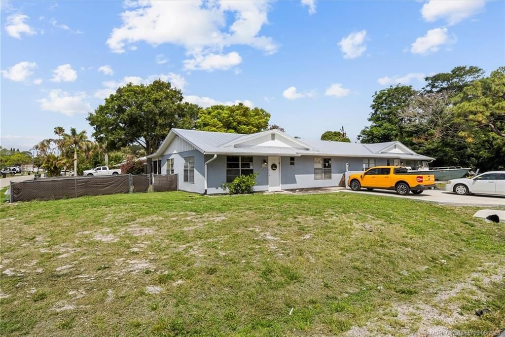 Photo of 3248 SE Golden Gate Avenue, Stuart, FL 34997 (MLS # M20055706)