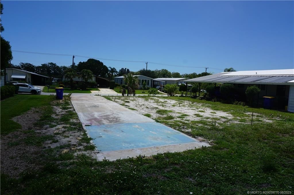 Photo of 7456 SE Independence Avenue, Hobe Sound, FL 33455 (MLS # M20039770)