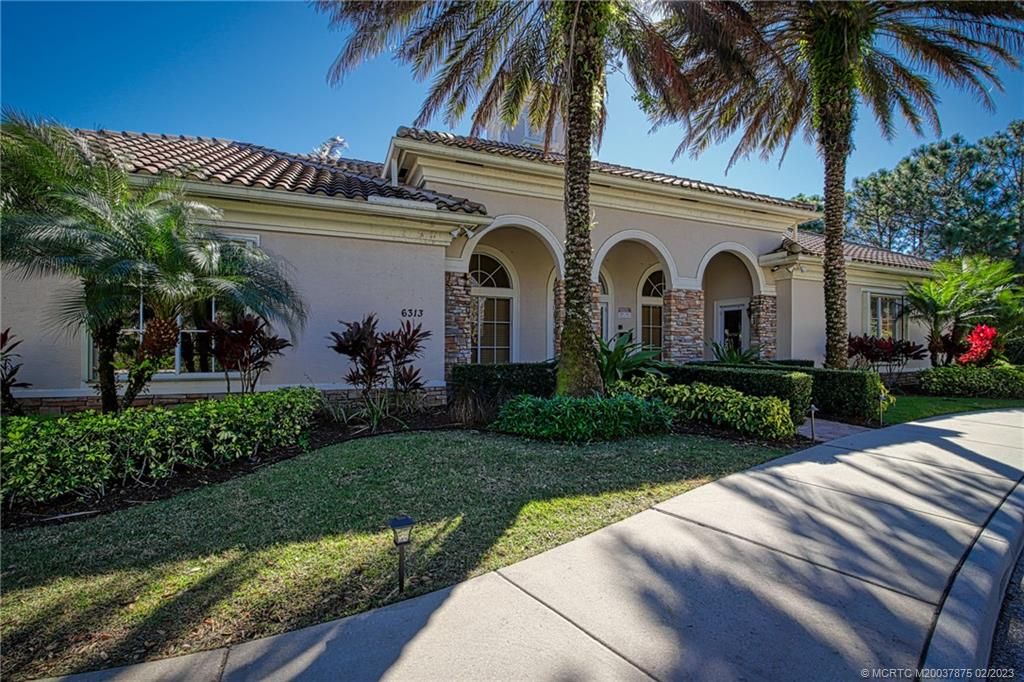 Photo of 1712 SW Kinglet Way, Palm City, FL 34990 (MLS # M20037875)