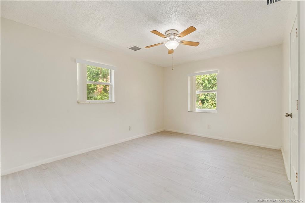 Stuart, Florida 34997, United States, 2 Bedrooms Bedrooms, ,2 BathroomsBathrooms,Residential,Pending,123660