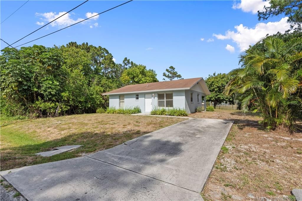 Photo of 5851 SE Wesley Avenue, Stuart, FL 34997 (MLS # M20050425)