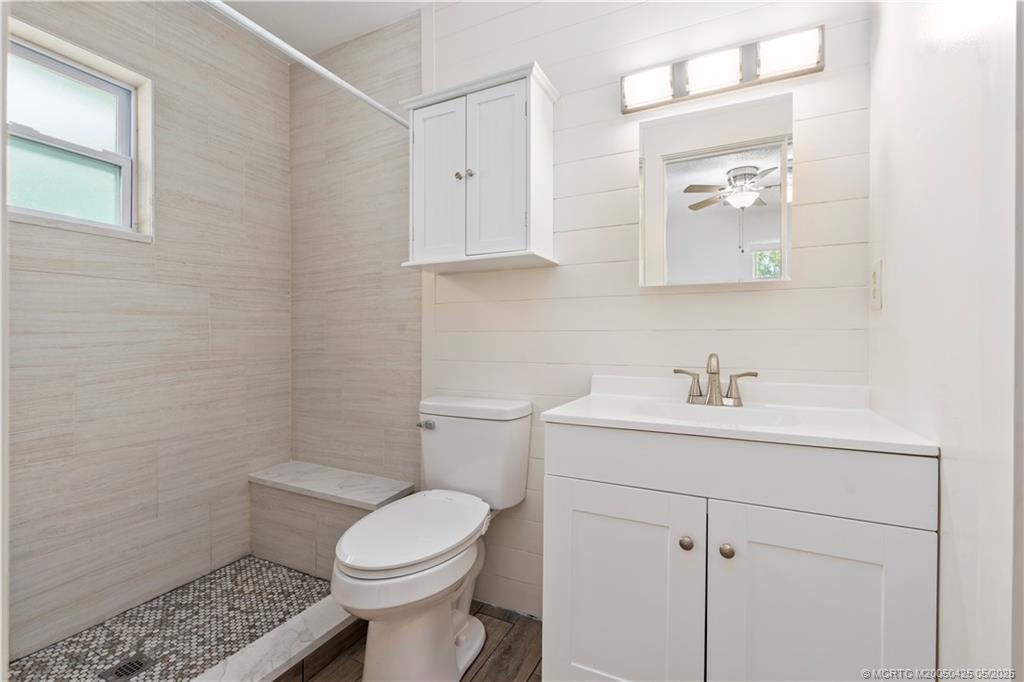 Stuart, Florida 34997, United States, 2 Bedrooms Bedrooms, ,2 BathroomsBathrooms,Residential,Pending,123660