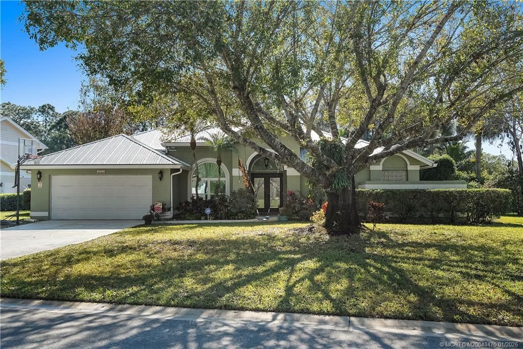 Photo of 2304 SW Parkridge Place, Palm City, FL 34990 (MLS # M20048470)