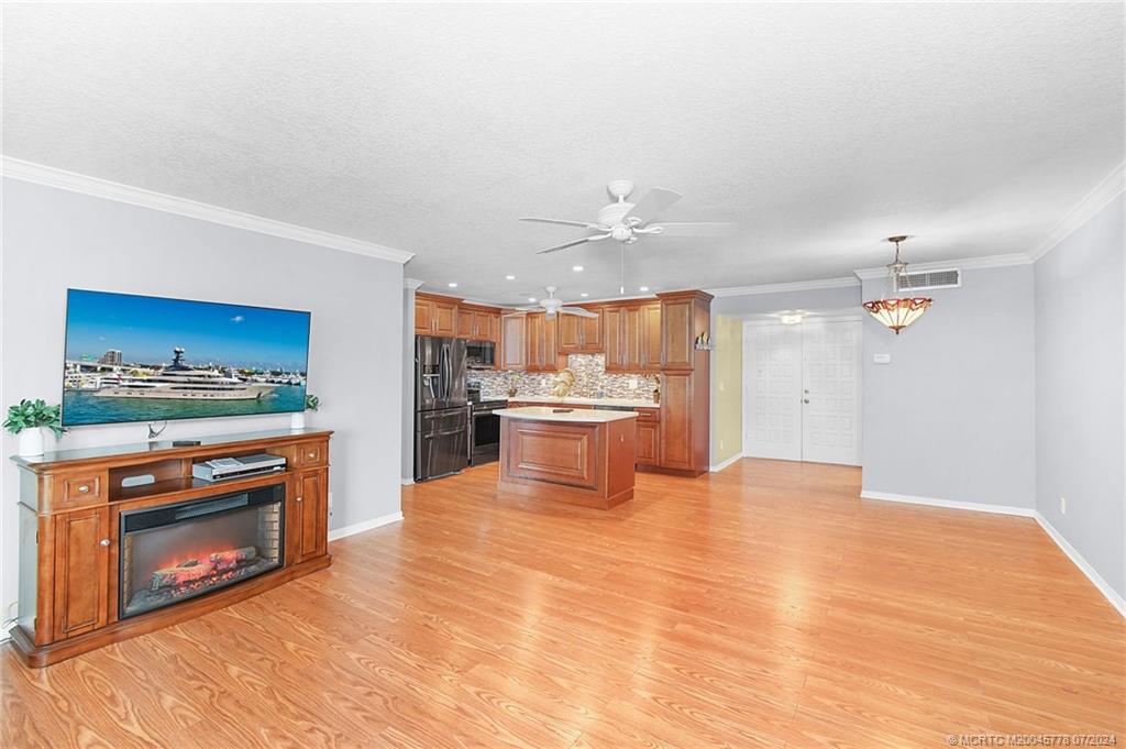 Stuart, Florida 34996, United States, 2 Bedrooms Bedrooms, ,2 BathroomsBathrooms,Residential,Active,52910