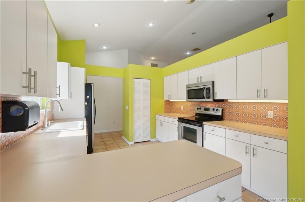 Port Saint Lucie, Florida 34986, United States, 3 Bedrooms Bedrooms, ,2 BathroomsBathrooms,Residential,Active,24997