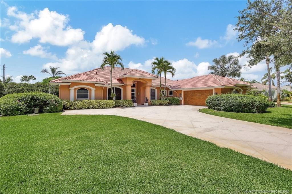 Photo of 4797 SW Lake Grove Circle, Palm City, FL 34990 (MLS # M20045590)