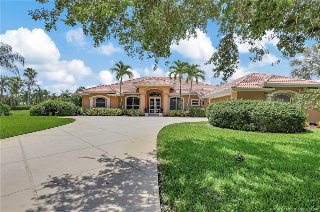 Photo of 4797 SW Lake Grove Circle, Palm City, FL 34990 (MLS # M20045590)