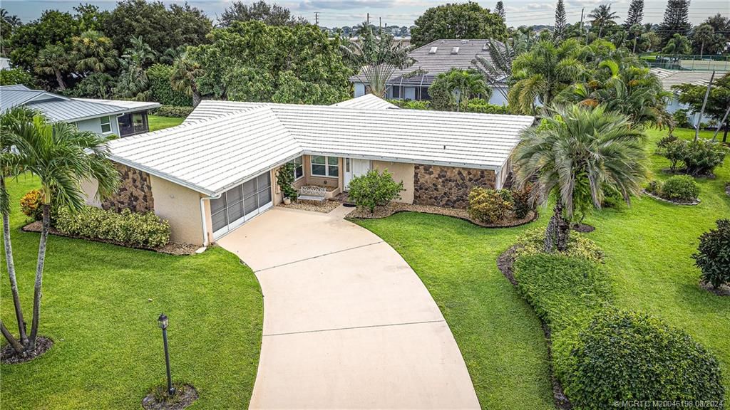 Photo of 1833 SE Granada Lane, Stuart, FL 34996 (MLS # M20046198)