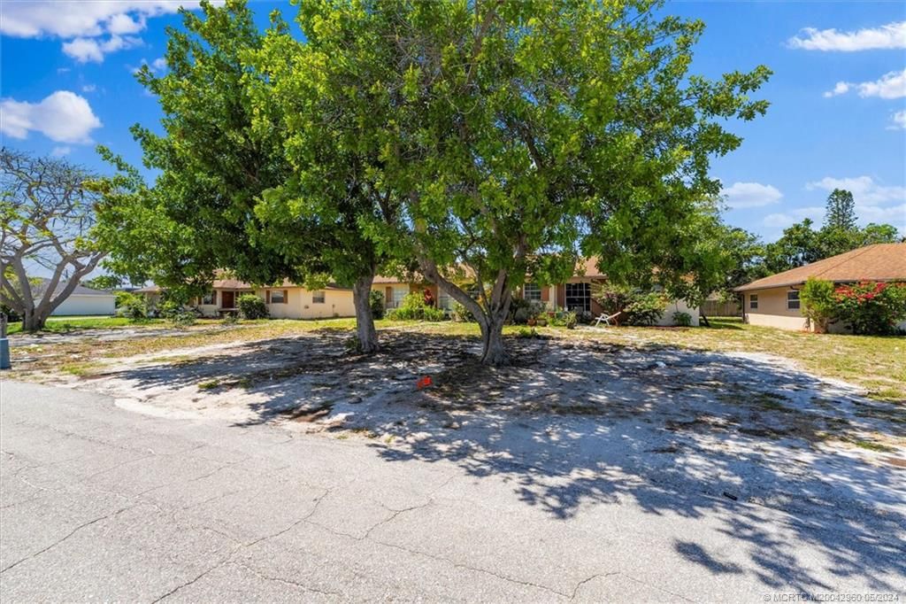 Photo of 3071 SE Clayton Street, Stuart, FL 34997 (MLS # M20042960)