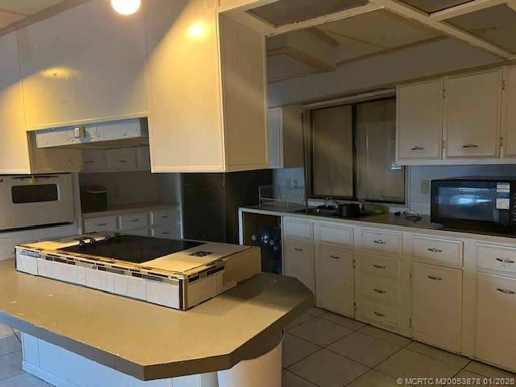 Photo of 2555 PGA Boulevard #371, Palm Beach Gardens, FL 33410 (MLS # M20053878)