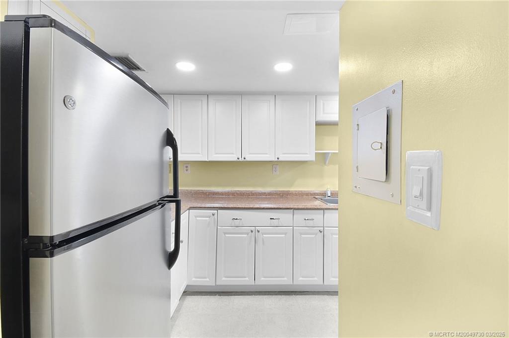 Stuart, Florida 34996, United States, 2 Bedrooms Bedrooms, ,2 BathroomsBathrooms,Residential,Active,91476