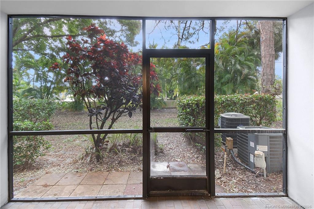 Stuart, Florida 34996, United States, 2 Bedrooms Bedrooms, ,2 BathroomsBathrooms,Residential,Active,91476