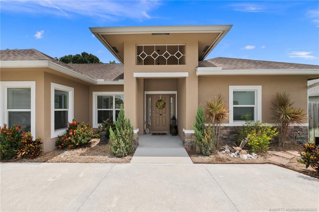 Photo of 4117 SW Darien Street, Port Saint Lucie, FL 34953 (MLS # M20039549)