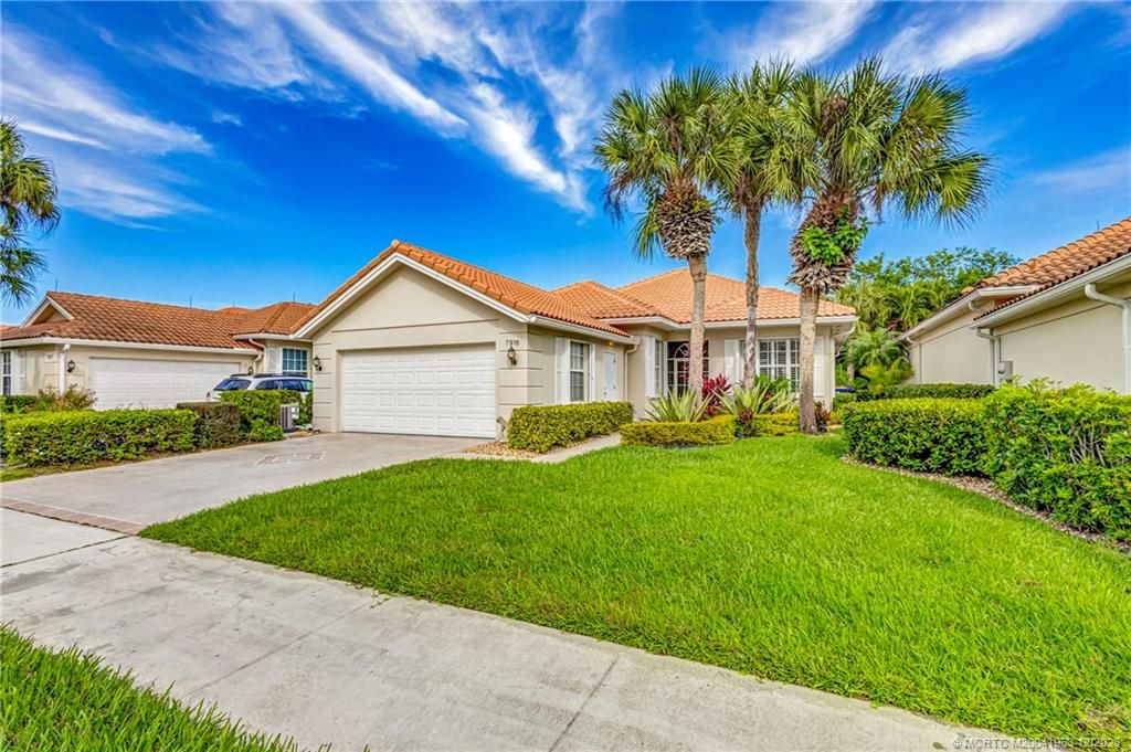 Photo of 7916 SE Double Tree Drive, Hobe Sound, FL 33455 (MLS # M20041963)