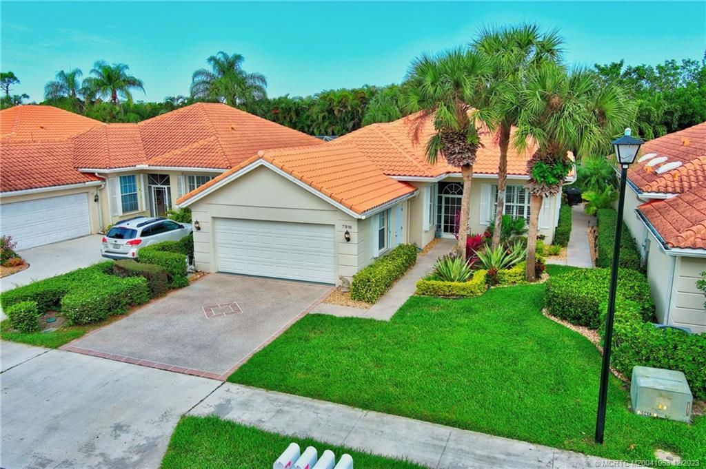 Photo of 7916 SE Double Tree Drive, Hobe Sound, FL 33455 (MLS # M20041963)