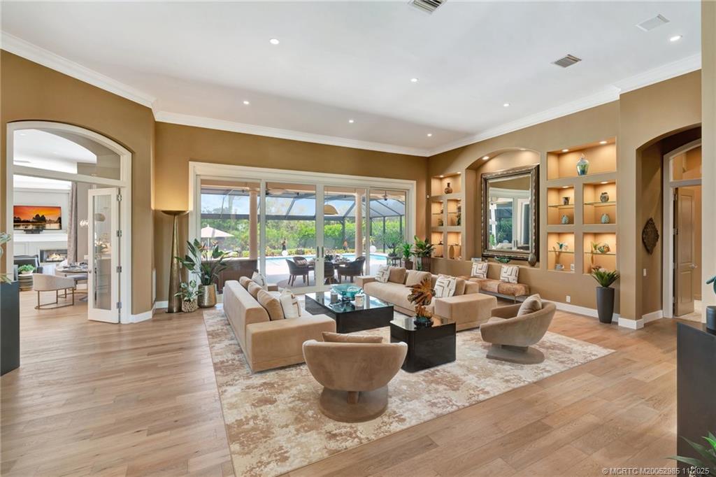 7701 SE Manhasset Place