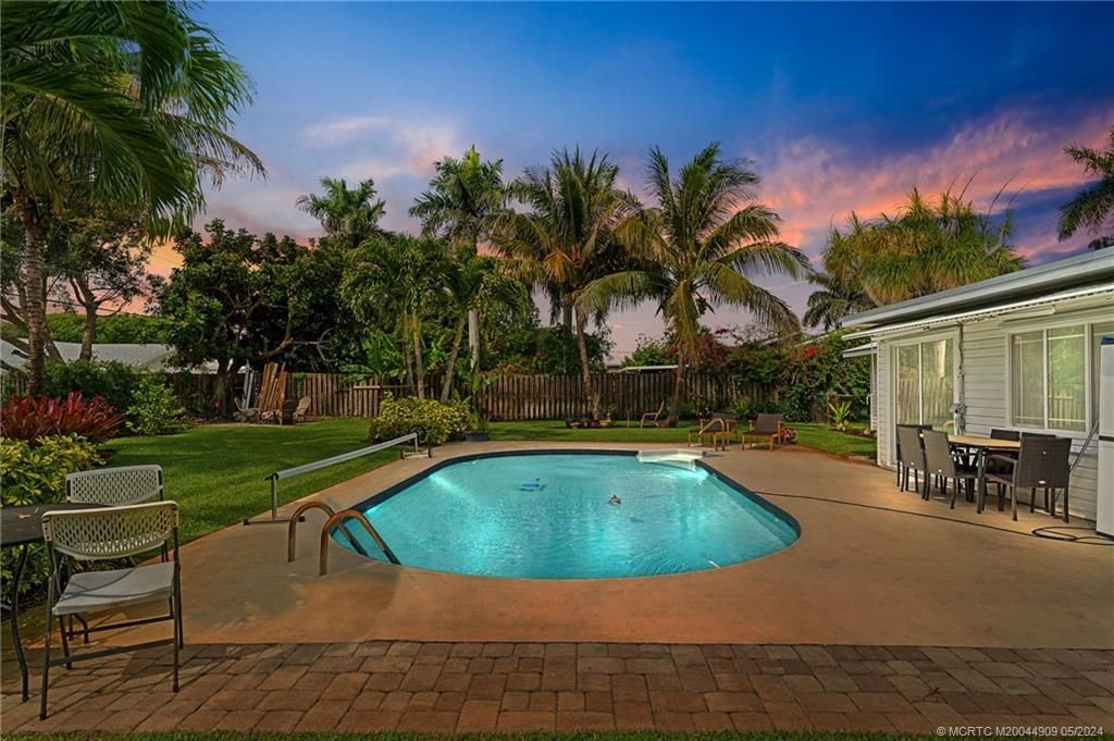 Photo of 8016 SE Palm Street, Hobe Sound, FL 33455 (MLS # M20044909)