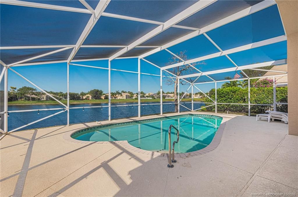 Photo of 865 SE Westminster Place, Stuart, FL 34997 (MLS # M20049587)