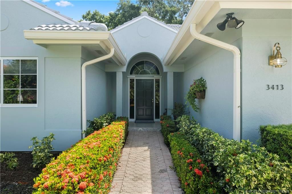 Photo of 3413 SE Putnam Court, Stuart, FL 34997 (MLS # M20045701)