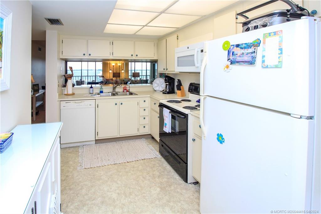Stuart, Florida 34996, United States, 2 Bedrooms Bedrooms, ,2 BathroomsBathrooms,Residential,Active,60547