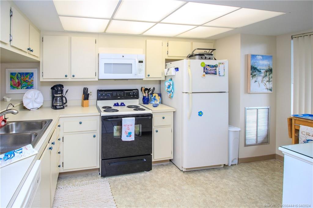 Stuart, Florida 34996, United States, 2 Bedrooms Bedrooms, ,2 BathroomsBathrooms,Residential,Active,60547