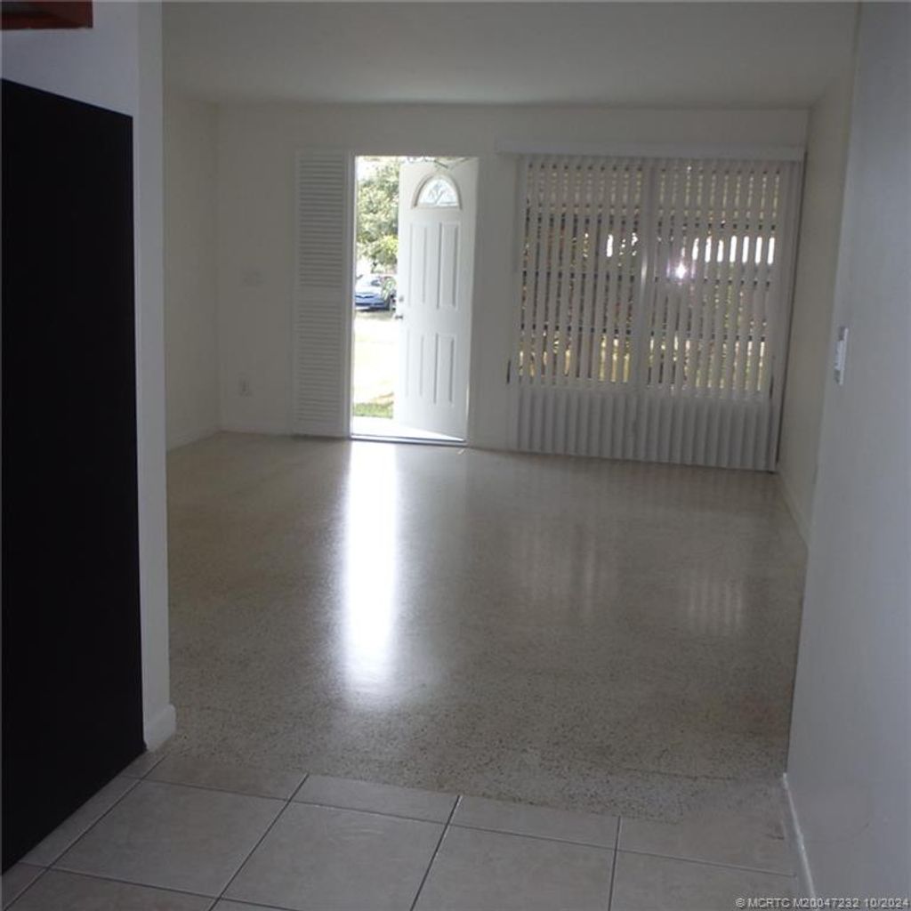 Photo of 410 SE Parkway Drive, Stuart, FL 34996 (MLS # M20047232)