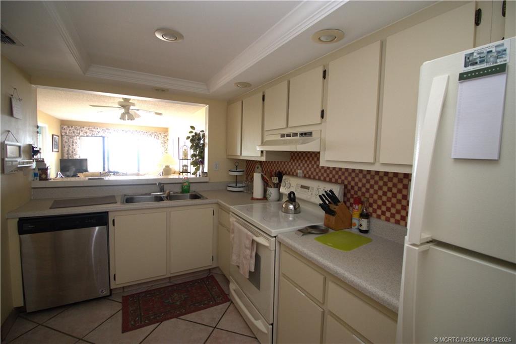 Jensen Beach, Florida 34957, United States, 2 Bedrooms Bedrooms, ,2 BathroomsBathrooms,Residential,Active,60195