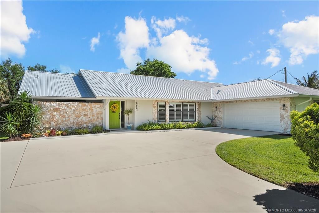 Photo of 4620 SE Quail Trail, Stuart, FL 34997 (MLS # M20055185)