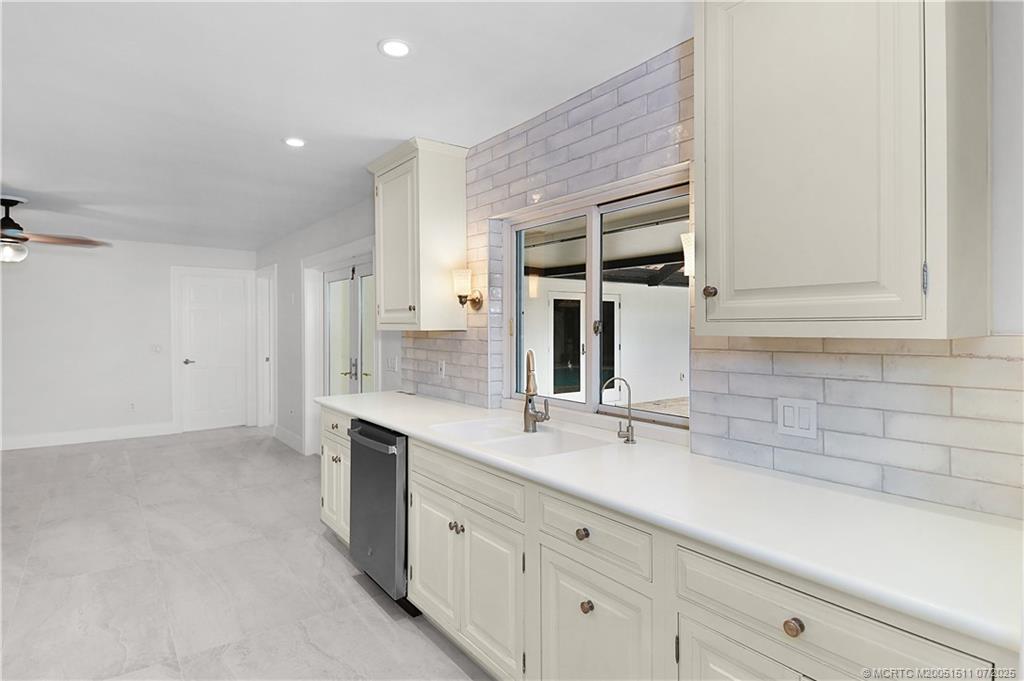 Sewalls Point, Florida 34996, United States, 3 Bedrooms Bedrooms, ,3 BathroomsBathrooms,Residential,Active,176799