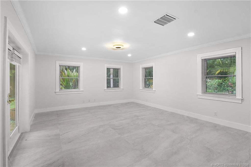 Sewalls Point, Florida 34996, United States, 3 Bedrooms Bedrooms, ,3 BathroomsBathrooms,Residential,Active,176799