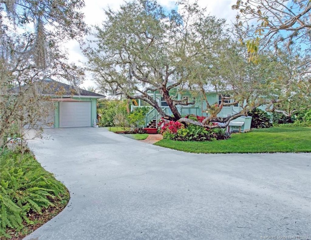 Photo of 3108 SW Cedar Trail, Palm City, FL 34990 (MLS # M20033349)