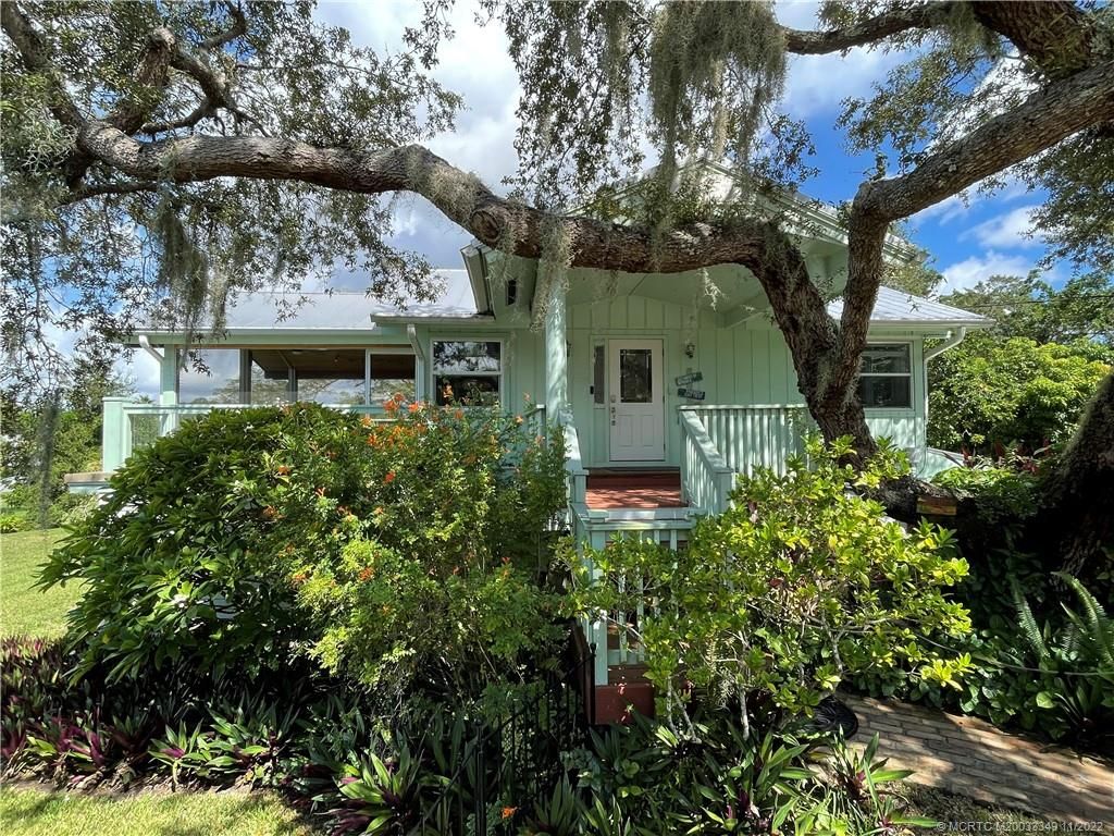 Photo of 3108 SW Cedar Trail, Palm City, FL 34990 (MLS # M20033349)