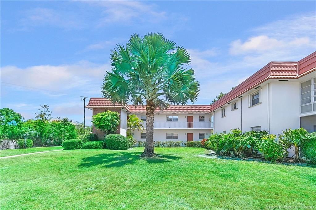 Photo of 2600 SE Ocean Boulevard #H15, Stuart, FL 34996 (MLS # M20052157)