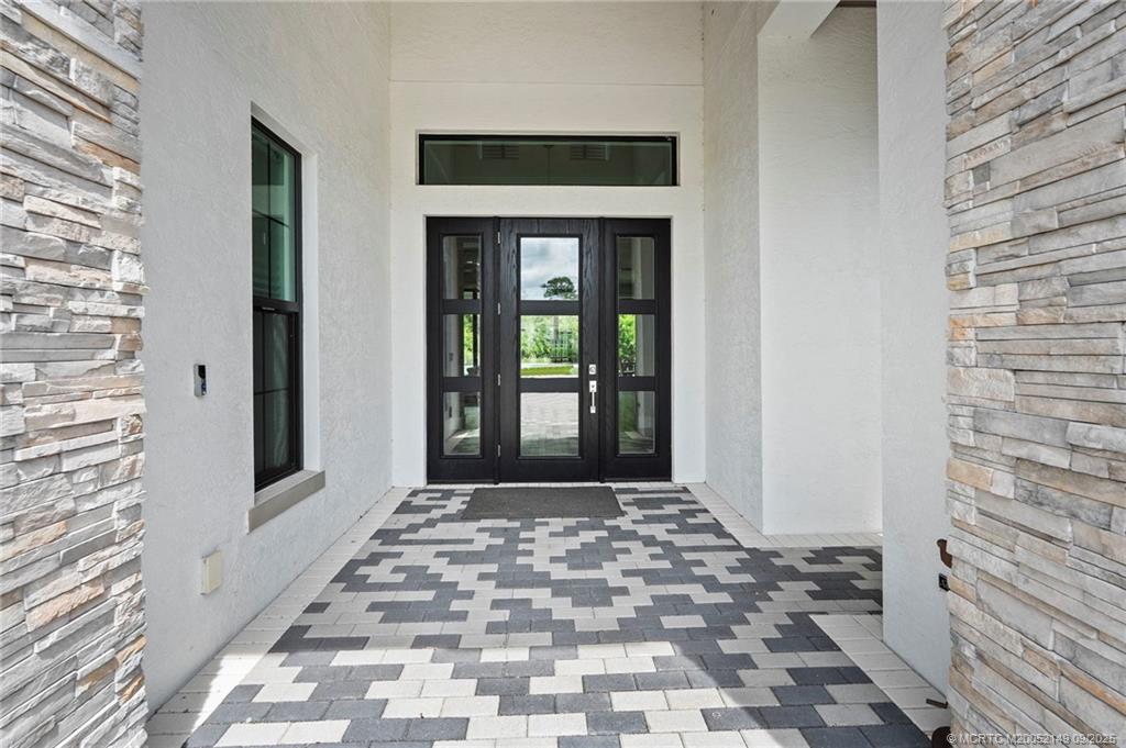 6680 SW Silver Wolf Drive