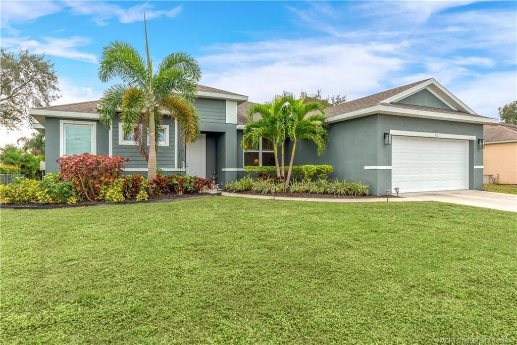 Photo of 912 SW Haleyberry Avenue, Port Saint Lucie, FL 34953 (MLS # M20042352)