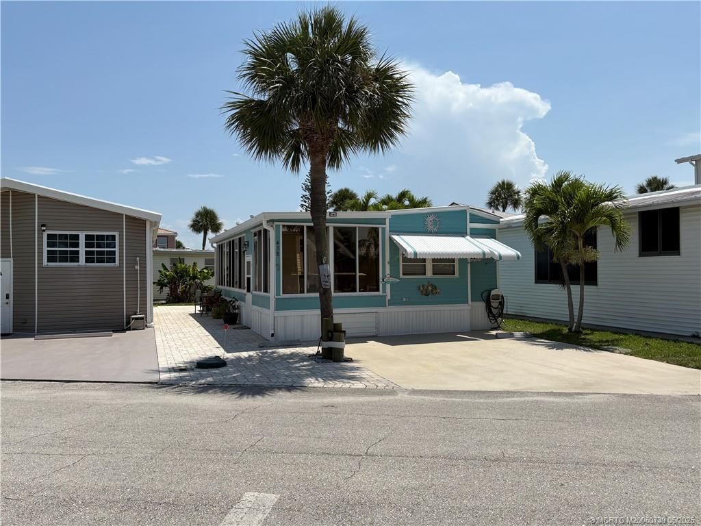 Photo of 438 Nettles Boulevard, Jensen Beach, FL 34957 (MLS # M20050739)