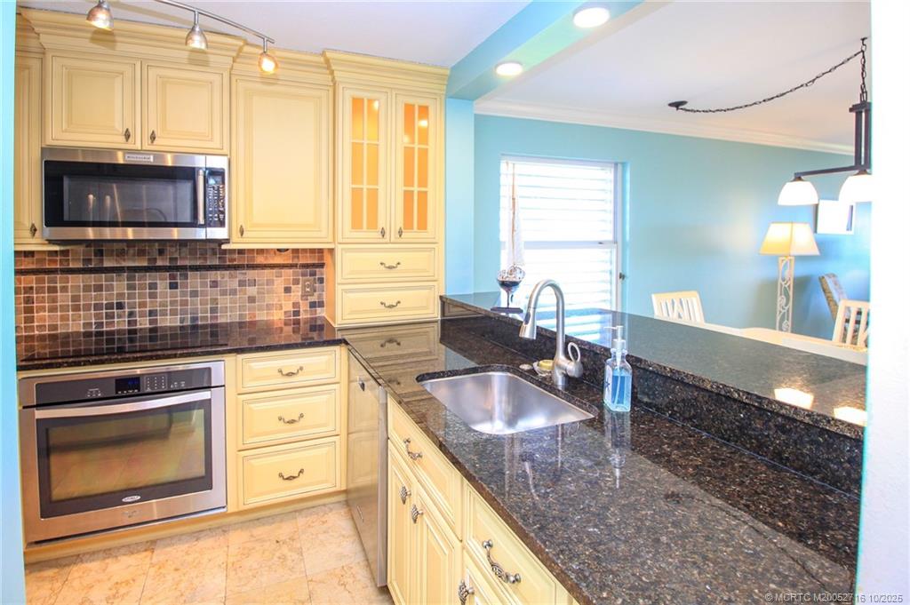 Stuart, Florida 34996, United States, 2 Bedrooms Bedrooms, ,2 BathroomsBathrooms,Residential,Active,230082