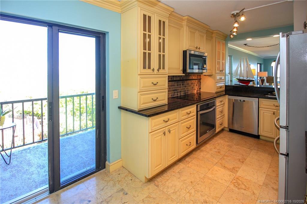 Stuart, Florida 34996, United States, 2 Bedrooms Bedrooms, ,2 BathroomsBathrooms,Residential,Active,230082