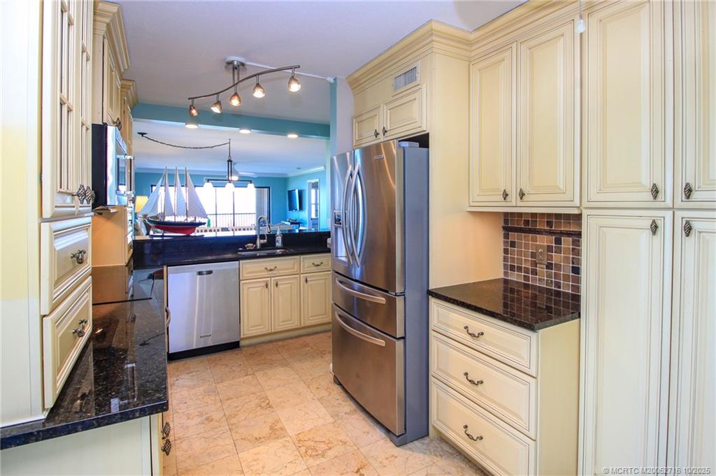 Stuart, Florida 34996, United States, 2 Bedrooms Bedrooms, ,2 BathroomsBathrooms,Residential,Active,230082