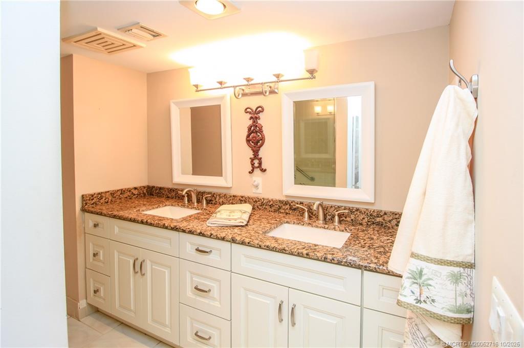Stuart, Florida 34996, United States, 2 Bedrooms Bedrooms, ,2 BathroomsBathrooms,Residential,Active,230082
