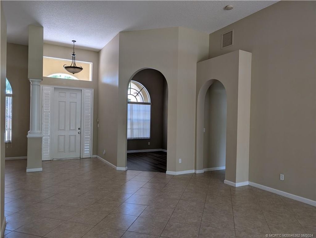 Photo of 1468 SE Conference Circle, Stuart, FL 34997 (MLS # M20045352)