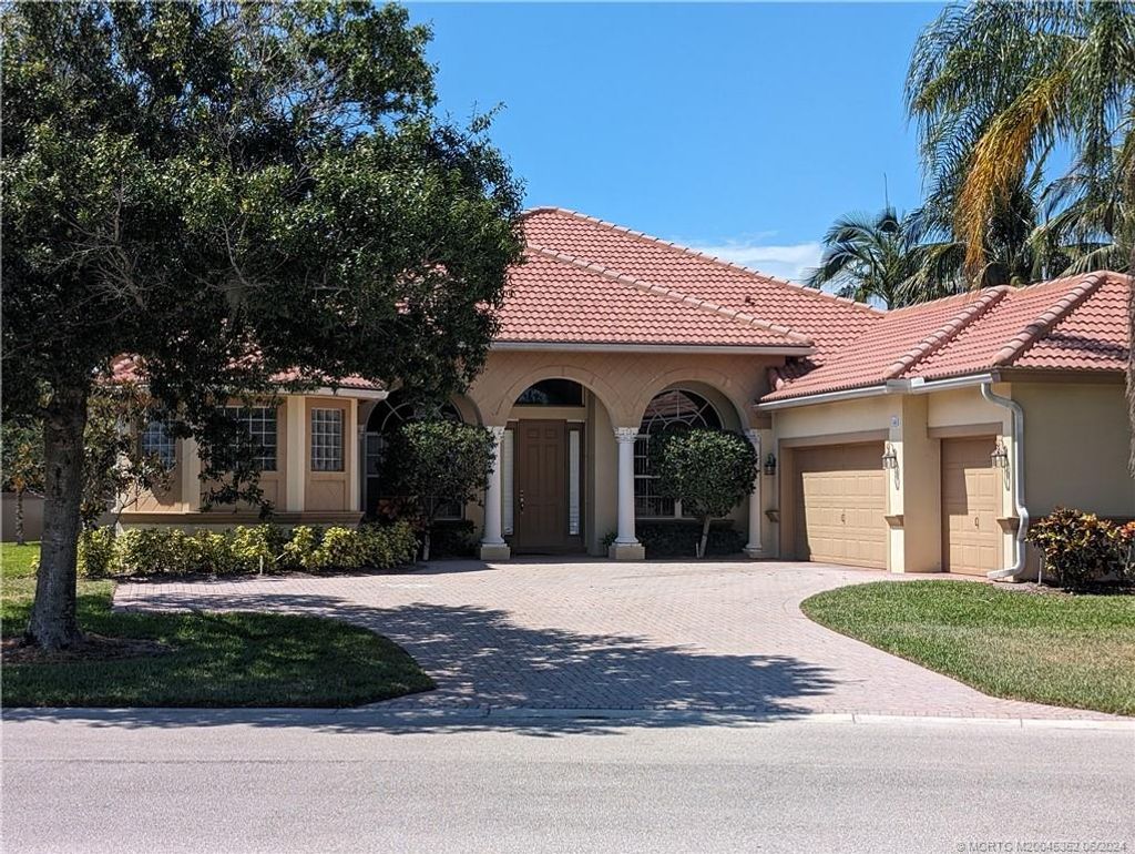 Photo of 1468 SE Conference Circle, Stuart, FL 34997 (MLS # M20045352)