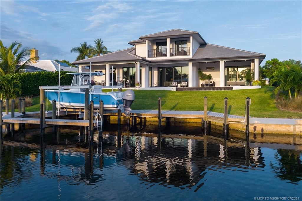 Photo of 3504 SE Fairway E, Stuart, FL 34997 (MLS # M20044087)