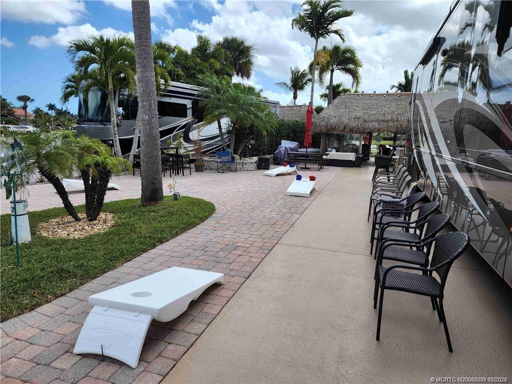 467 NW Sandtrap Lane