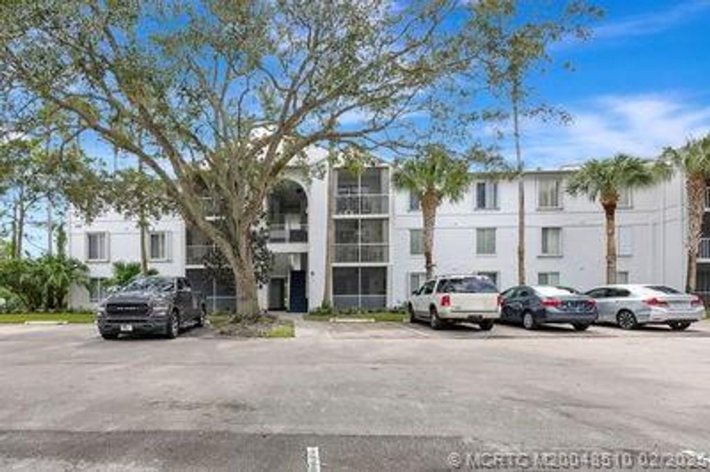 Photo of 2500 SE Anchorage Cv #E-1, Port Saint Lucie, FL 34952 (MLS # M20048510)
