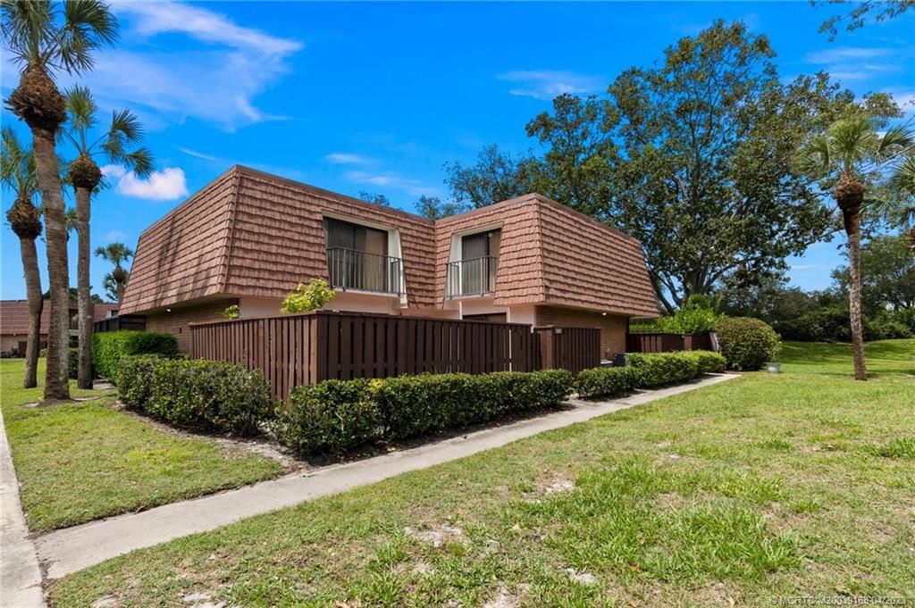 Photo of 2934 SW Sunset Trace Circle, Palm City, FL 34990 (MLS # M20039168)